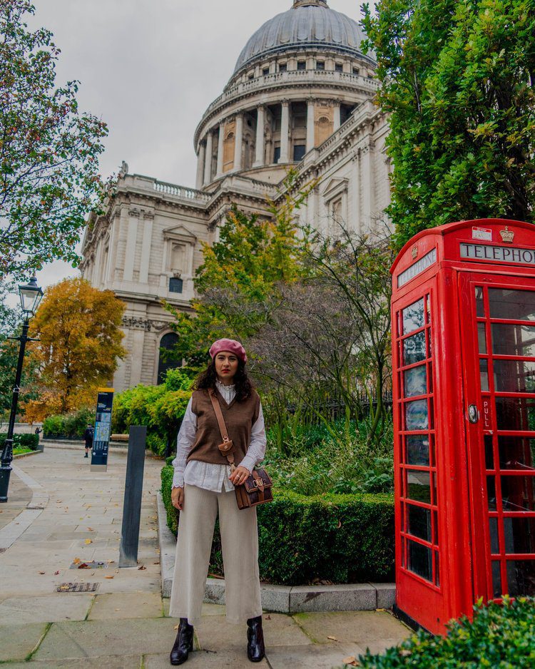 Best red phone box locations in London for photos 8 Postcards From Hawaii Travel Lifestyle Blog Gabriella Wisdom BEST RED PHONE BOX LOCATIONS IN LONDON FOR PHOTOS London telephone booth London phone booth red telephone booth London red telephone box London phone box