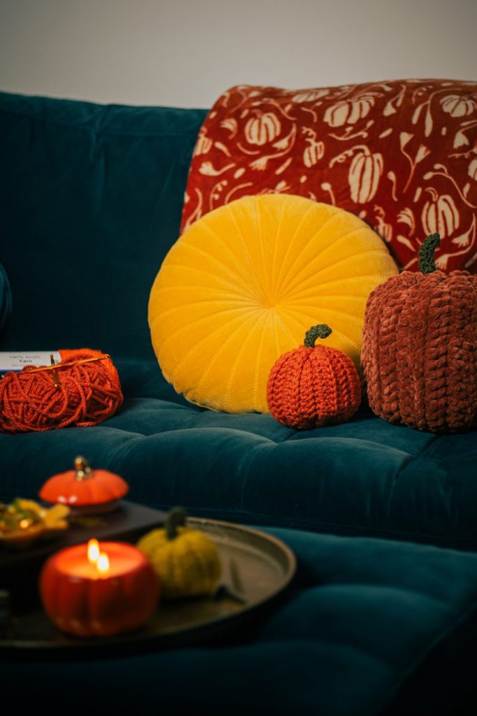 How to make crochet pumpkins - free crochet pattern and tutorial 7 DSC05853