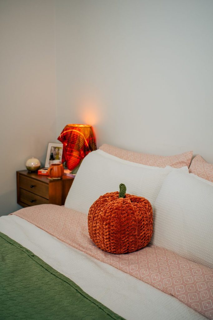 How to make crochet pumpkins - free crochet pattern and tutorial 5 DSC05914