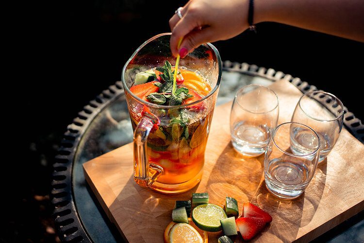 How to make the perfect pitcher of Pimm’s No.1 Cup 13 PFHPostcardsfromHawaiiPimmsoclockPimmsPimmsNo1CupBritishSummertimeAnyoneforPimmsCocktailEngland 6