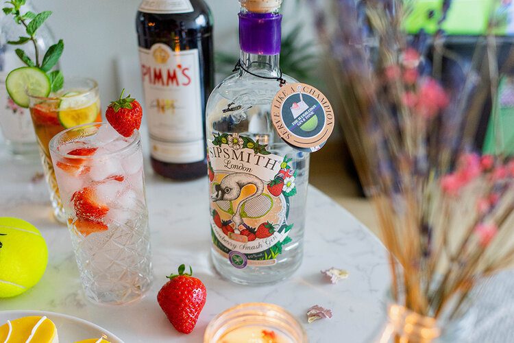 PostcardsfromHawaiiBlogPFHWimbledonViewingPartySnackideasGTGinandTonicSipsmithStrawberrySmash