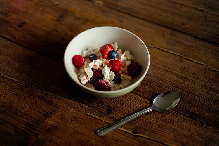 Great British desserts every traveller must try 9 PostcardsfromHawaiiGreatBritishdessertseverytravellermusttryEtonmess