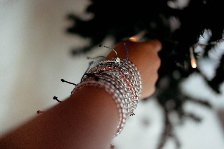 The ultimate Christmas gift guide for travellers 2019 22 PostcardsfromHawaiiPFHUltimateChristmasGiftGuideforTravellers4oceanbracelets