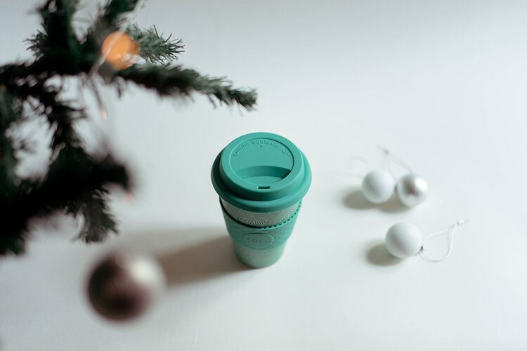 The ultimate Christmas gift guide for travellers 2019 15 PostcardsfromHawaiiPFHUltimateChristmasGiftGuideforTravellersPoluCoffeeCupBamboo